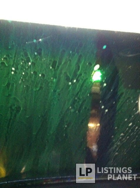 Broadway Bridge Car Wash